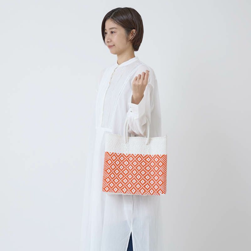 着用画像は実際の商品と異なる場合がございます