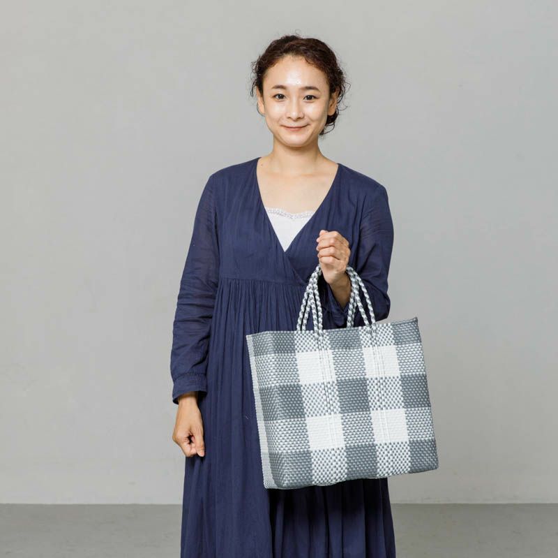 40％OFF】MERCADO BAG - BIG CHECK - Silver / White (M) | Letra
