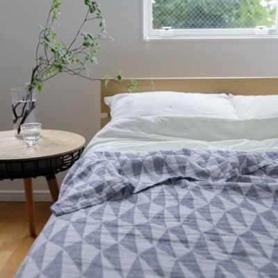 〈 LAPUAN KANKURIT 〉 TRAINO blanket white-blueberry