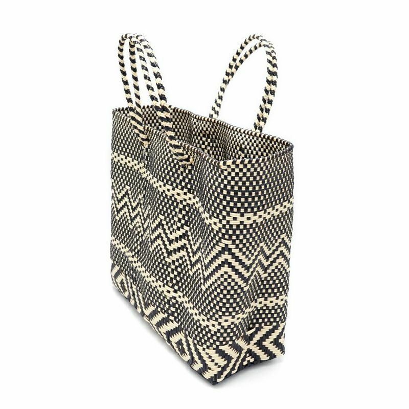 柄は異なる場合がございます。