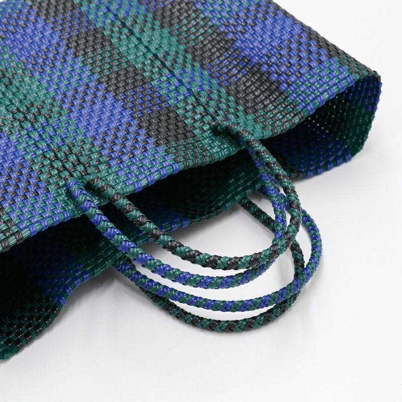 ハンドメイドのため柄に個体差がございます