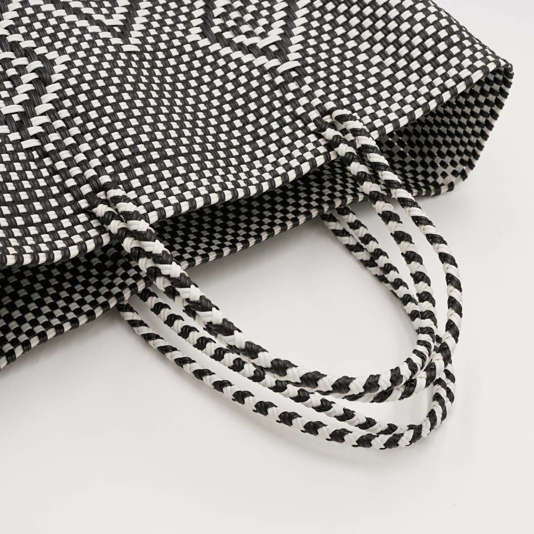 MERCADO BAG - CANGREJO - Black / White (M) | Letra｜レトラ公式通販