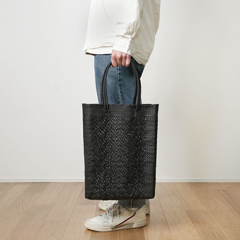 着用例：男性スタッフ着用