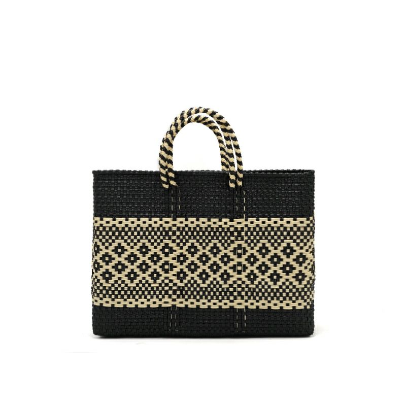 ハンドメイドのため柄に個体差がございます