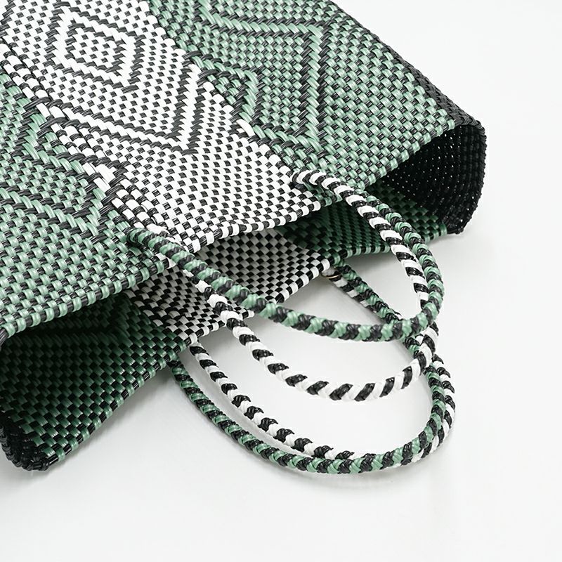 ハンドルのパターンが複数ございます。※お選びいただけません。