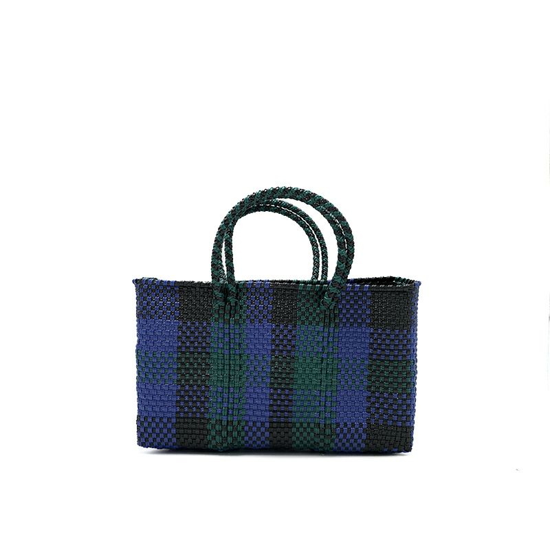 チェックの配色のバランスは個体差がございます