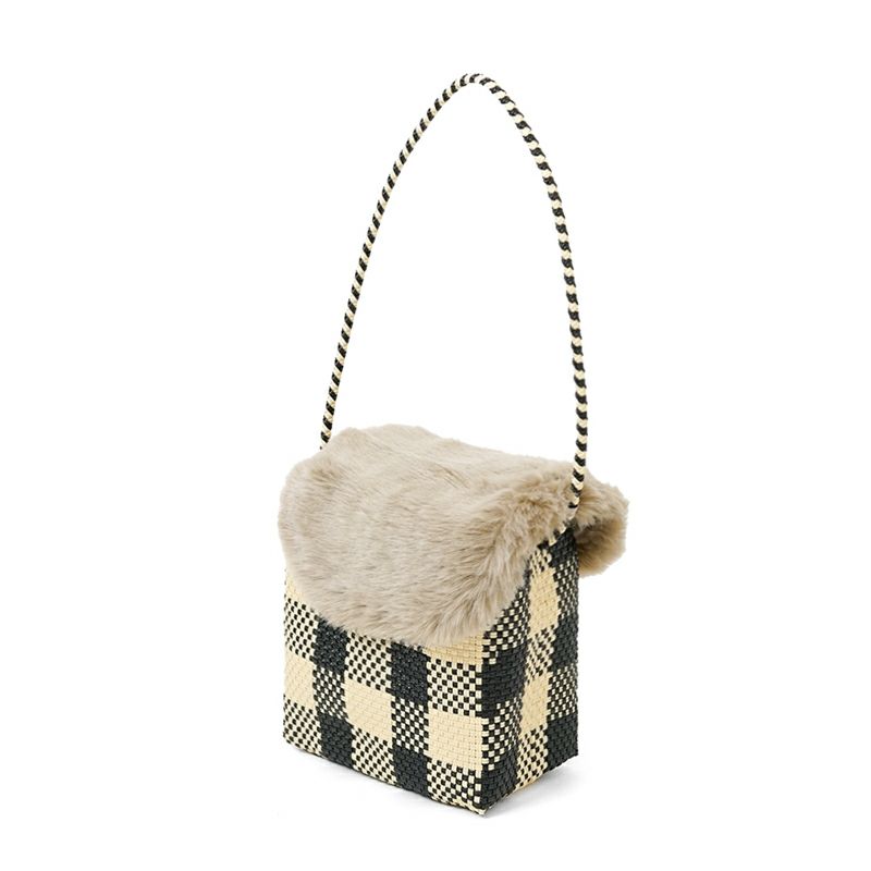 チェックの柄に個体差がございます※お選びいただけません