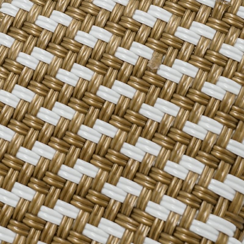 アジャスターで調整が可能です。