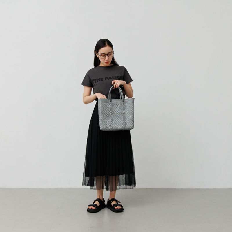 ⭐️レトラ　美品　メルカドバッグ 　ショルダータイプ　（シルバー） MERCADO BAG - CASCADA - Silver / White (S) | Letra｜レトラ