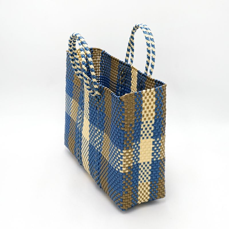 今回入荷分はGoldのコードになります