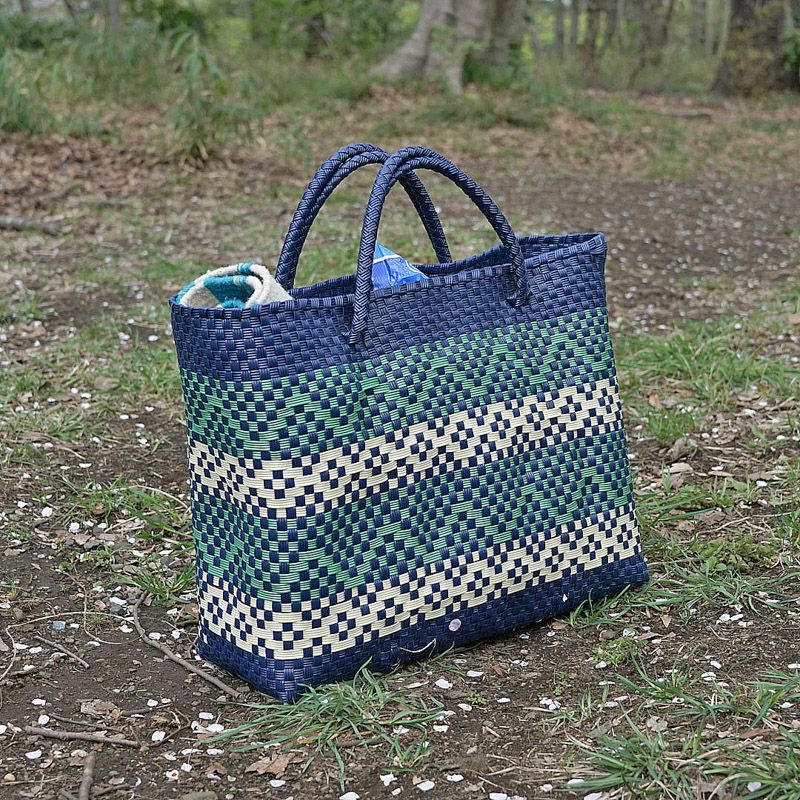 水でサッと洗えるので直置きもOKです