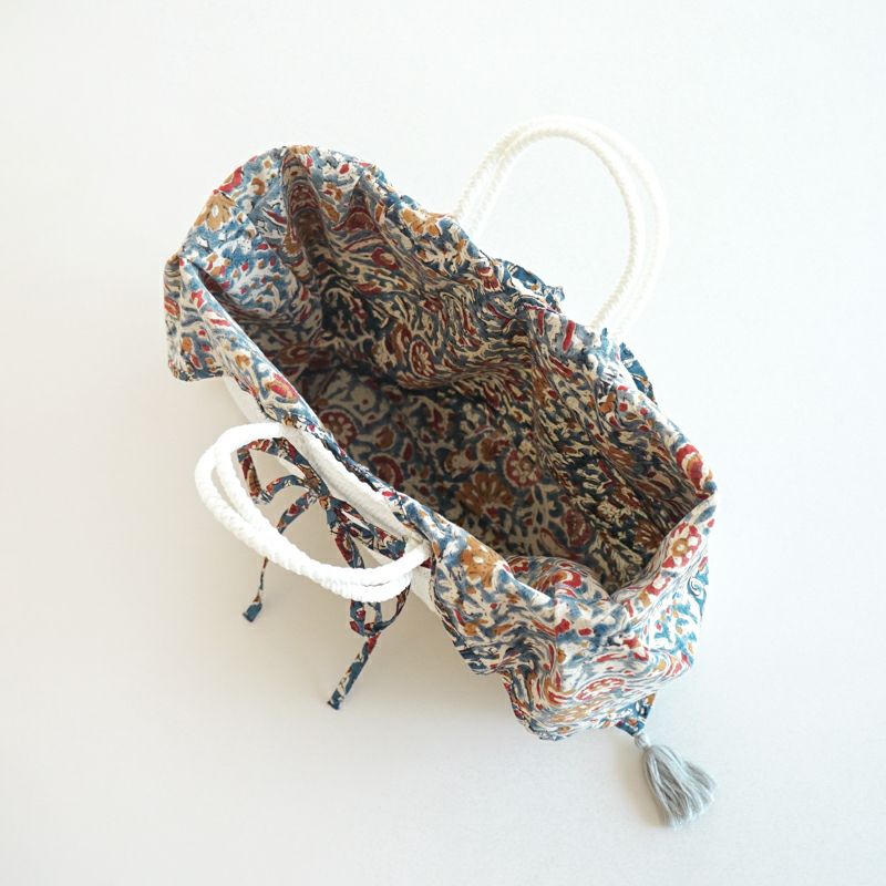 メルカドバッグにぴったりのサイズです