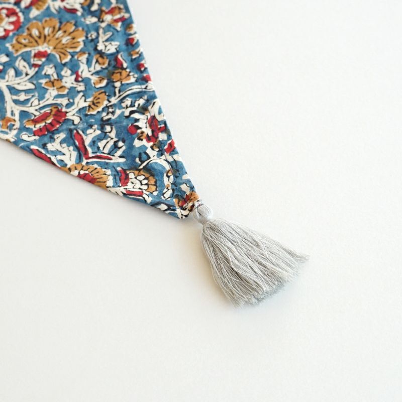 タッセルが付いています