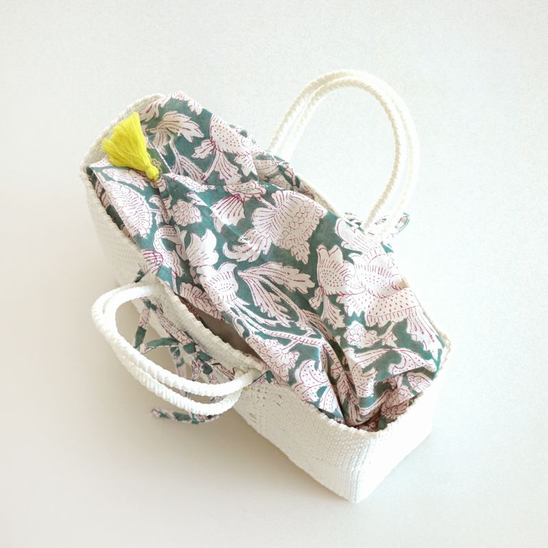 バッグのハンドルに付けられるインバッグです