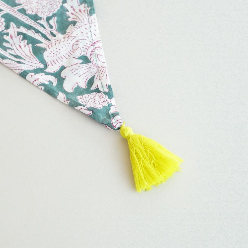 タッセルが付いています