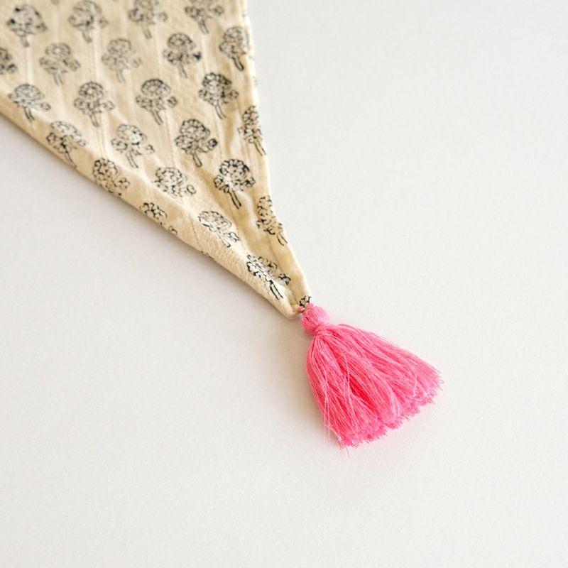 タッセルが付いています