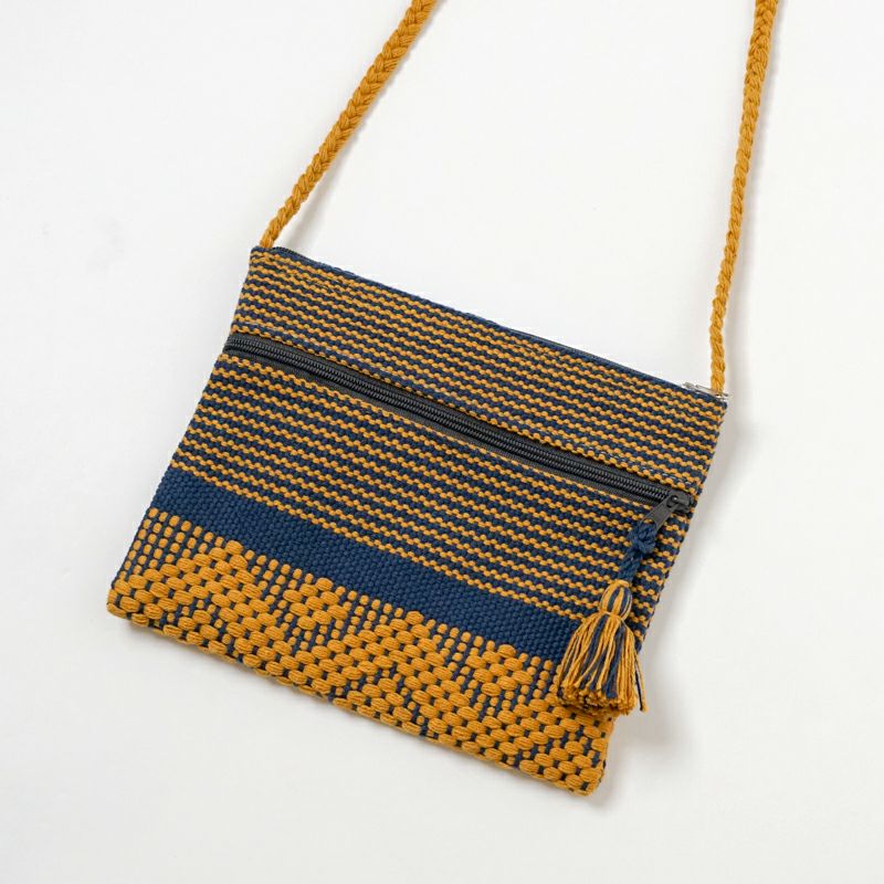 チャックは２箇所ございます