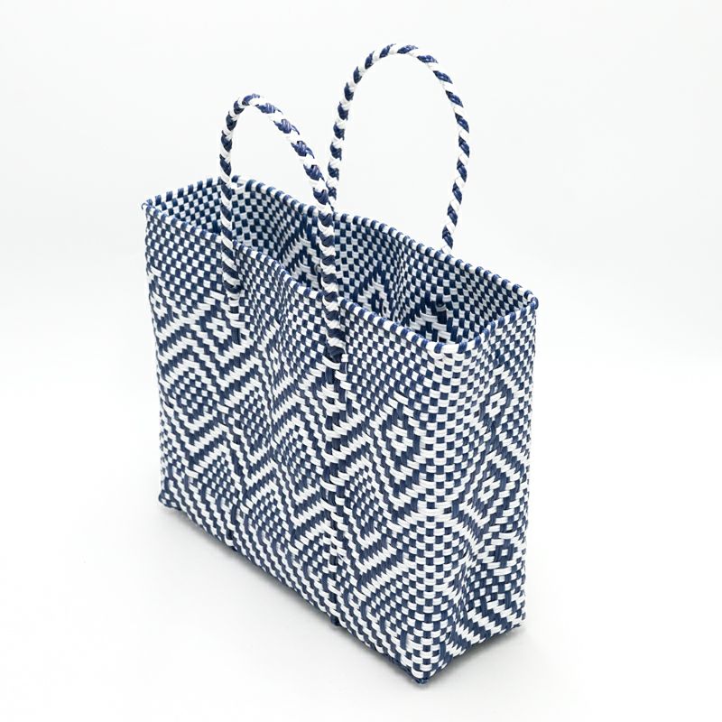 アソートは通常のサイズと異なる場合がございます。