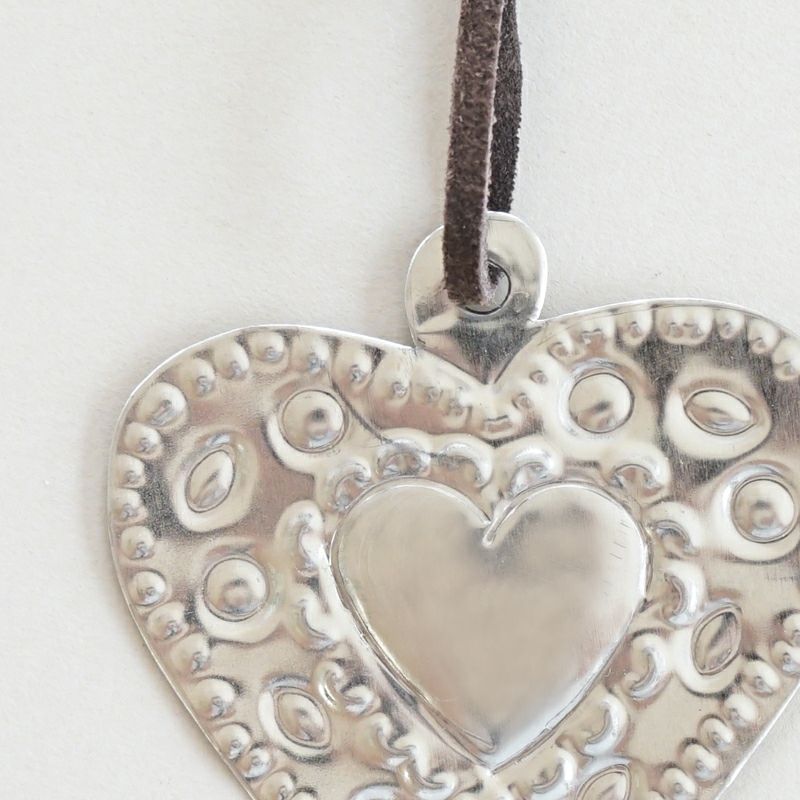 傷や擦れがある場合がございます。※不良ではございません。