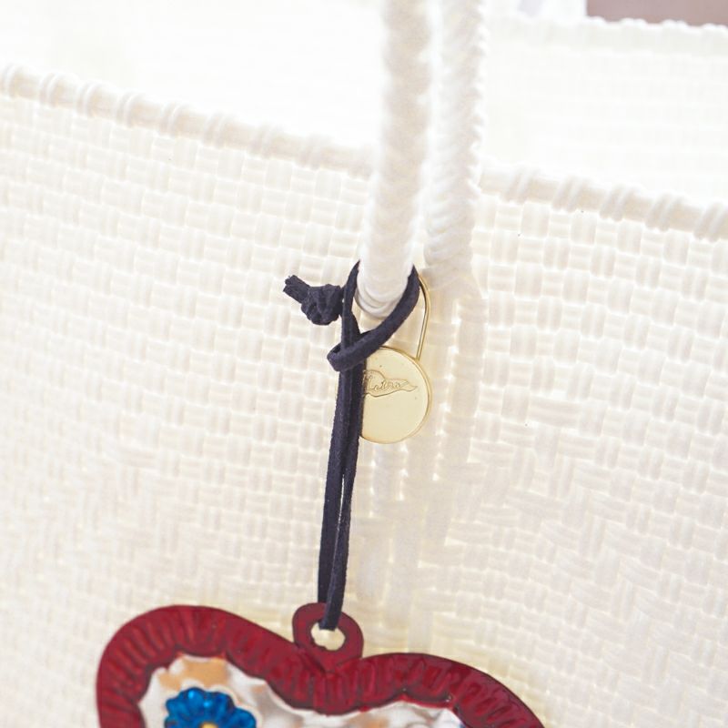 Wハンドルの際は、片方にだけ付けると着脱がスムーズです。