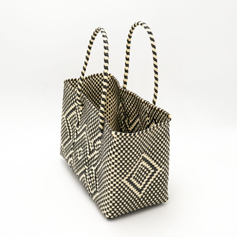 アソートは通常のサイズと異なる場合がございます。