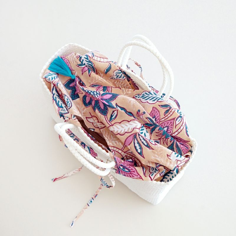 バッグのハンドルに付けられるインバッグです