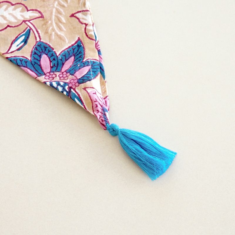 タッセルが付いています