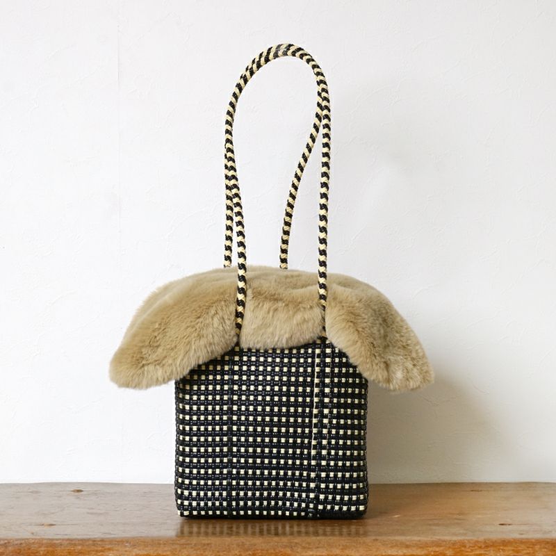 BUCKET SLIMに装着した場合のサイズ感