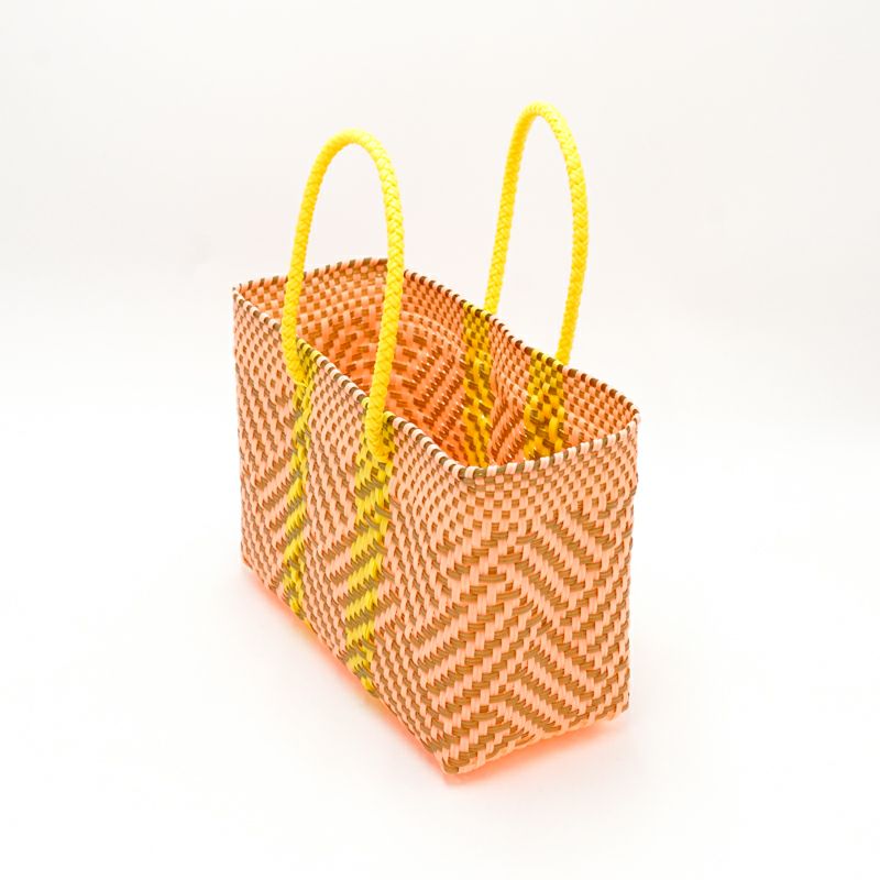 アソートは通常のサイズと異なる場合がございます。