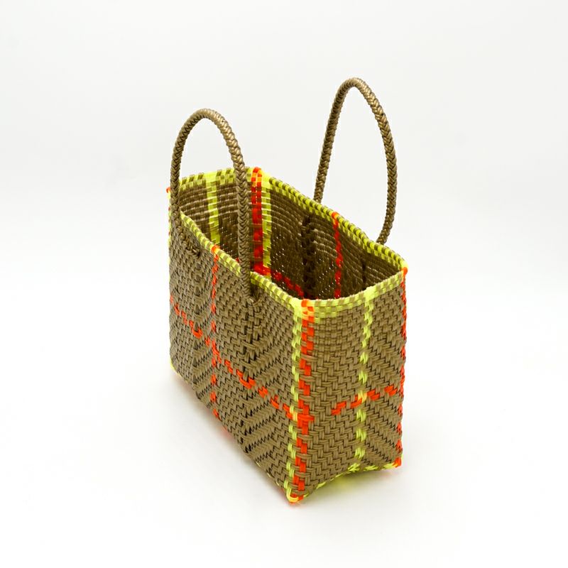 アソートは通常のサイズと異なる場合がございます。