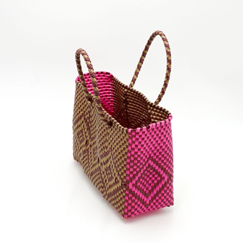 アソートは通常のサイズと異なる場合がございます。