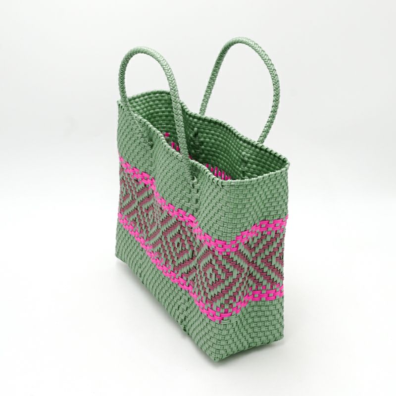 アソートは通常のサイズと異なる場合がございます。