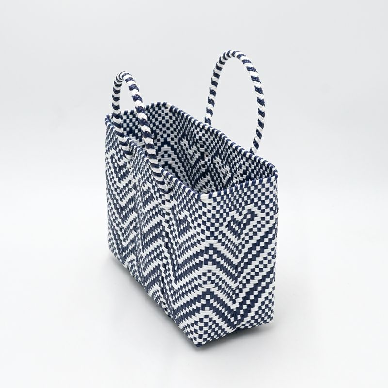 アソートは通常のサイズと異なる場合がございます。